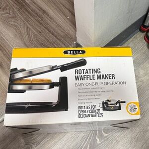Bella Rotating Waffle Maker